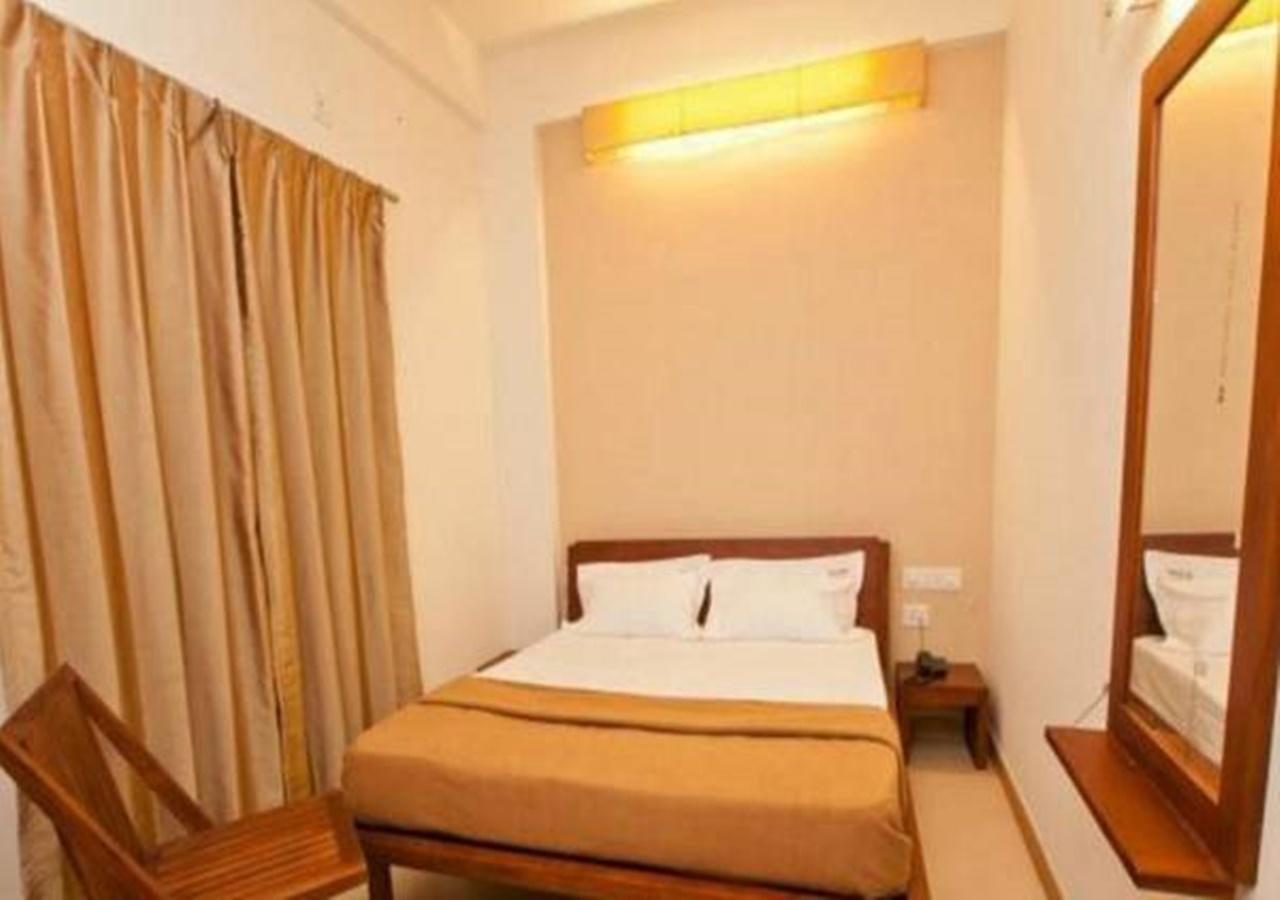 Hotel Holiday Home Bangalore Exterior foto